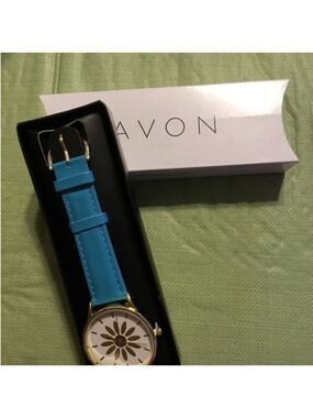 AVON Woman’s Summers Best watch Sunflower new in box Faux leather like s…